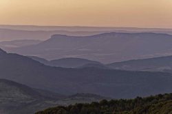 Berglandschaft des Balkan-Gebirges. Schipka, Gabrowo, Bulgarien.